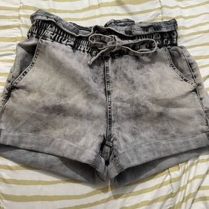 White Washed Shorts❤️